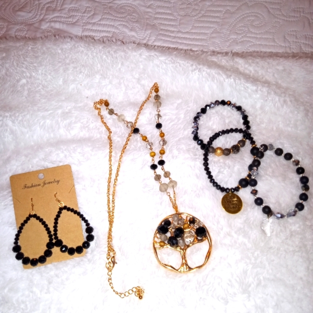 Hand made necklace set